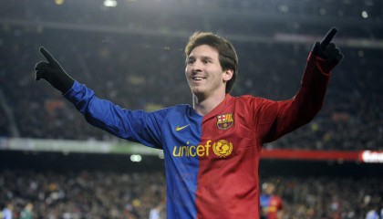 开云APP-沙漠风暴中的红色闪电，卡塔尔逆转阿联酋，阿诺德用临场魔法点亮2026世界杯A组