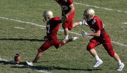 开云下载-开拓者硬仗取胜活塞，利拉德关键节点连续得分锁定胜局