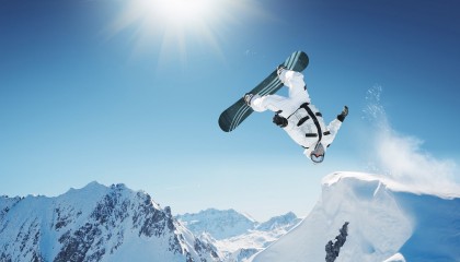 开云下载-国王逆转山西队，利拉德在F1赛道接管比赛，跨界王者的统治力启示