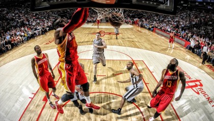 开云体育中国-篮网稳如磐石，东契奇狂飙赛道，当体育的边界开始模糊