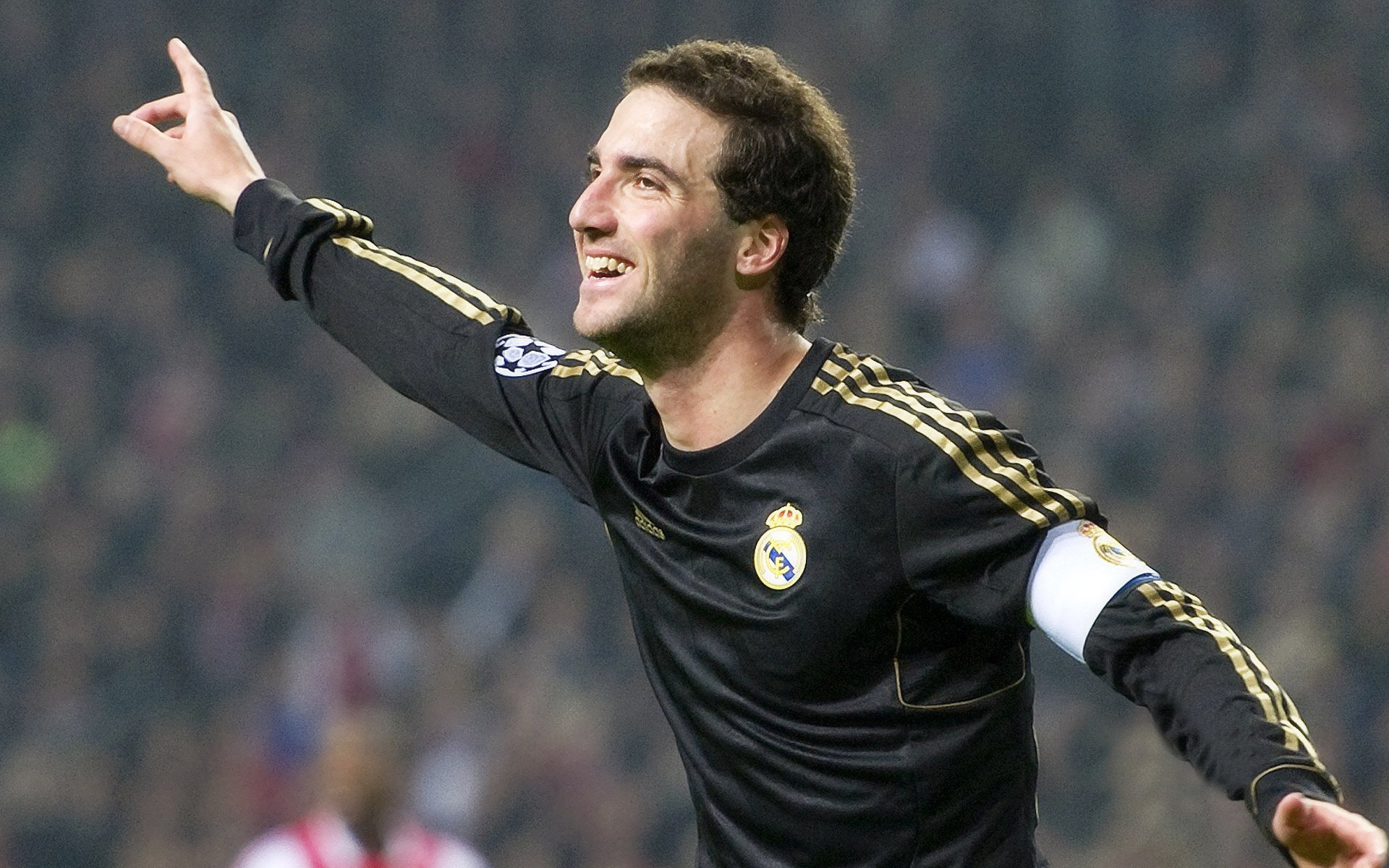 当班凯罗在德国加冕，爵士在波士顿的废墟上奏响挽歌